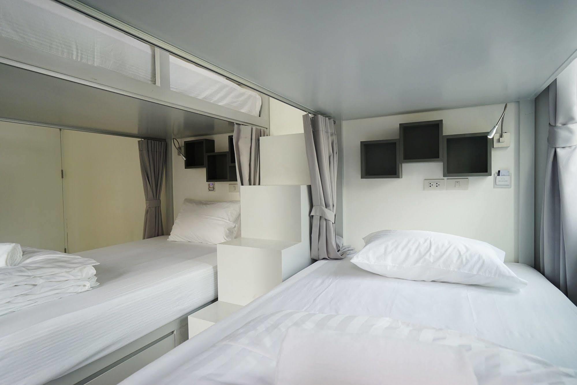 Cacha Bed Hotel Bangkok Exterior photo
