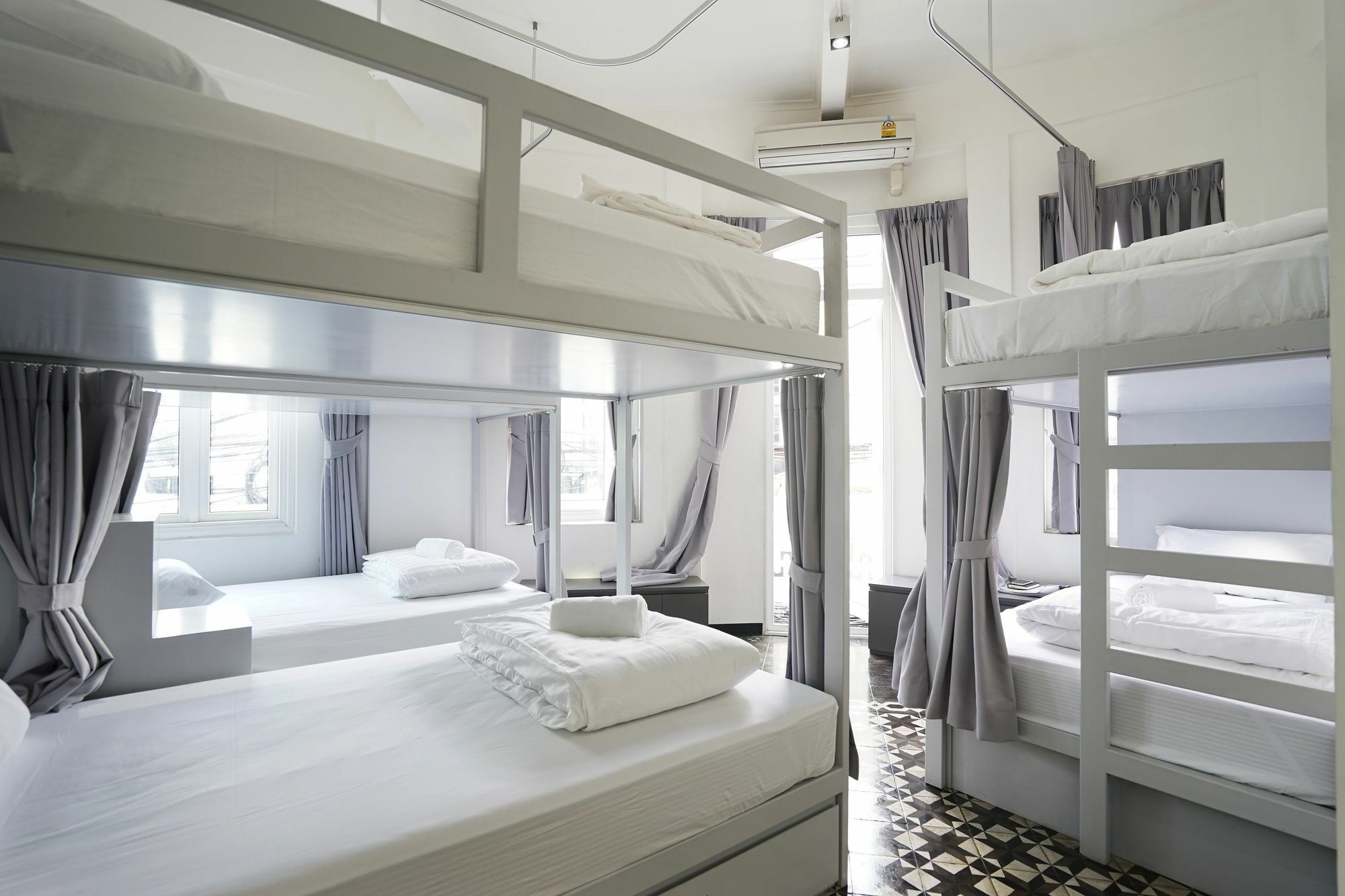 Cacha Bed Hotel Bangkok Exterior photo